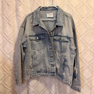 🆕🆕🆕 brand new with tags. Size XL.